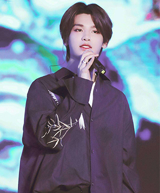 黄明昊